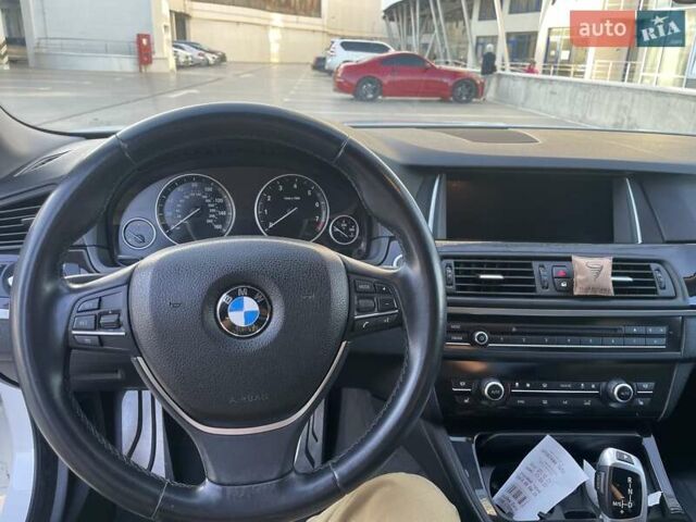 Білий БМВ 5 Серія, об'ємом двигуна 2 л та пробігом 125 тис. км за 18000 $, фото 4 на Automoto.ua