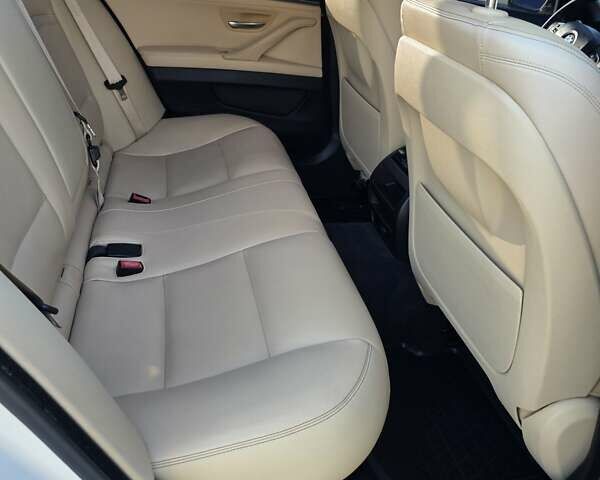 Белый БМВ 5 Серия, объемом двигателя 2 л и пробегом 120 тыс. км за 17200 $, фото 23 на Automoto.ua