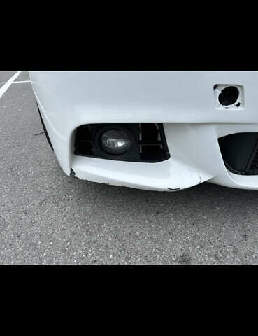 БМВ 5 Серия 2015 в Киеве на Automoto.ua Белый БМВ 5 Серия, объемом двигателя 2.98 л и пробегом 147 тыс. км за 17000 $, фото 9 на Automoto.ua