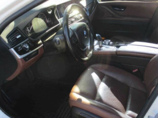 Белый БМВ 5 Серия, объемом двигателя 3 л и пробегом 74 тыс. км за 14500 $, фото 6 на Automoto.ua