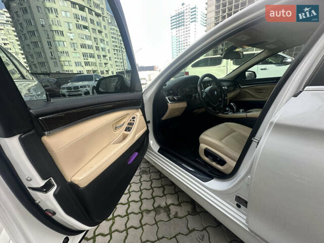 Білий БМВ 5 Серія, об'ємом двигуна 2 л та пробігом 195 тис. км за 14300 $, фото 8 на Automoto.ua
