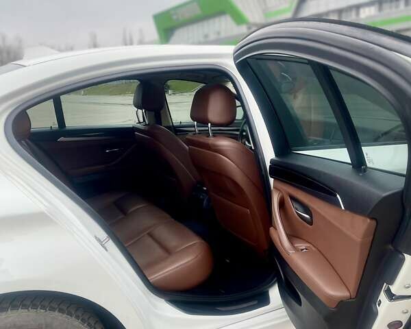 Білий БМВ 5 Серія, об'ємом двигуна 2 л та пробігом 149 тис. км за 16950 $, фото 23 на Automoto.ua