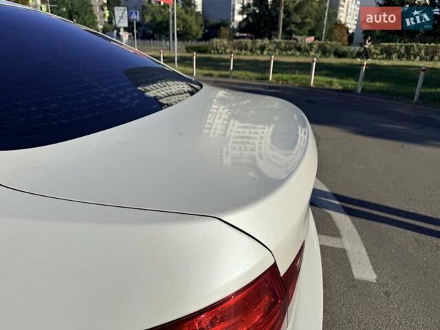 Білий БМВ 5 Серія, об'ємом двигуна 2 л та пробігом 180 тис. км за 16000 $, фото 6 на Automoto.ua