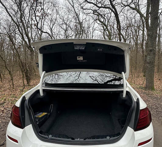 Белый БМВ 5 Серия, объемом двигателя 3 л и пробегом 144 тыс. км за 19000 $, фото 9 на Automoto.ua