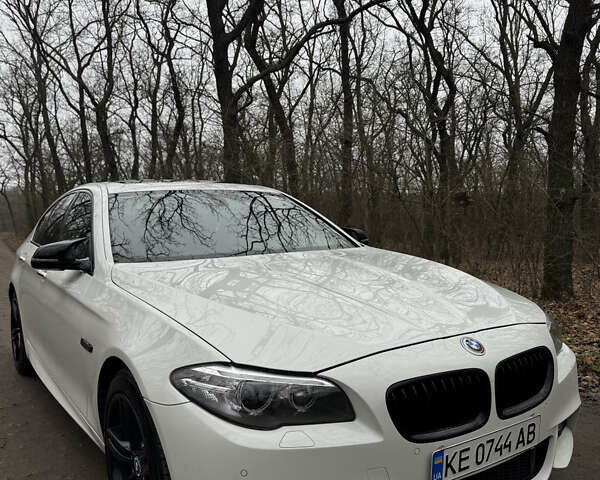 Белый БМВ 5 Серия, объемом двигателя 3 л и пробегом 144 тыс. км за 19000 $, фото 2 на Automoto.ua