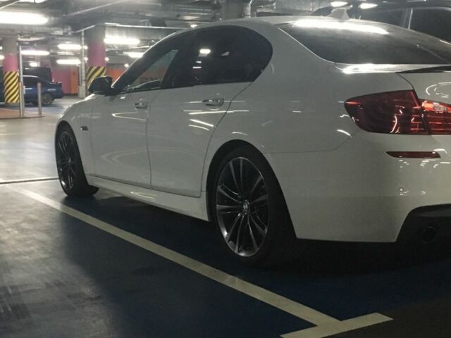 Белый БМВ 5 Серия, объемом двигателя 3 л и пробегом 180 тыс. км за 19600 $, фото 2 на Automoto.ua