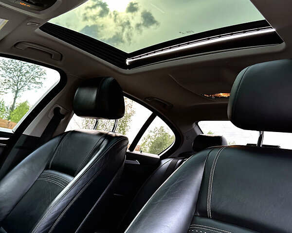 Белый БМВ 5 Серия, объемом двигателя 2 л и пробегом 150 тыс. км за 15999 $, фото 26 на Automoto.ua