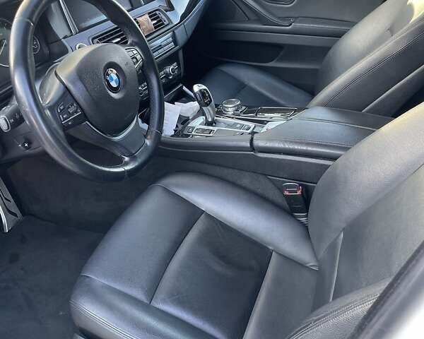 Білий БМВ 5 Серія, об'ємом двигуна 2 л та пробігом 125 тис. км за 18000 $, фото 5 на Automoto.ua