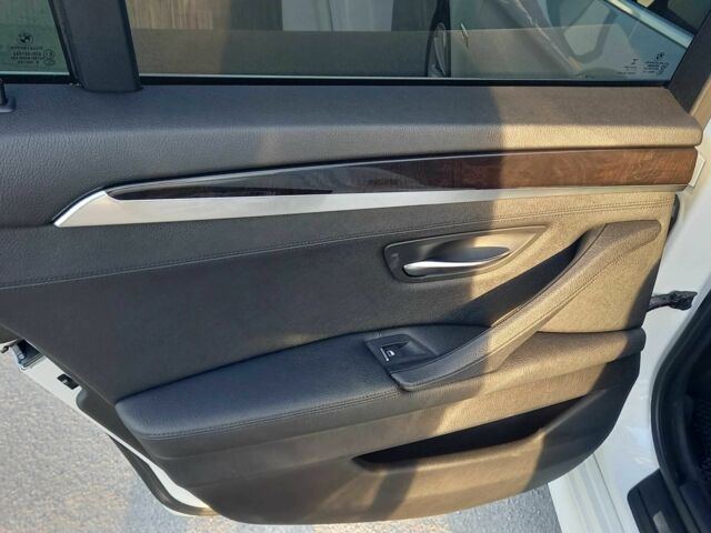 Белый БМВ 5 Серия, объемом двигателя 2 л и пробегом 167 тыс. км за 12999 $, фото 7 на Automoto.ua