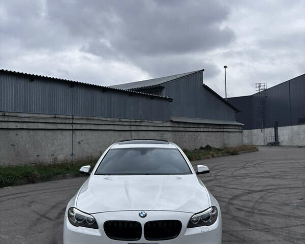Білий БМВ 5 Серія, об'ємом двигуна 3 л та пробігом 117 тис. км за 22000 $, фото 1 на Automoto.ua