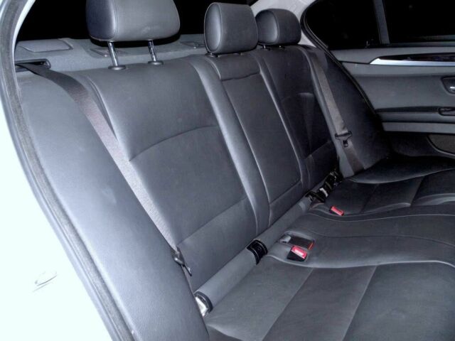 Білий БМВ 5 Серія, об'ємом двигуна 3 л та пробігом 77 тис. км за 3350 $, фото 13 на Automoto.ua