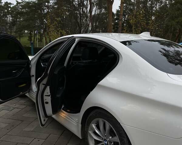 Білий БМВ 5 Серія, об'ємом двигуна 2 л та пробігом 200 тис. км за 16800 $, фото 3 на Automoto.ua