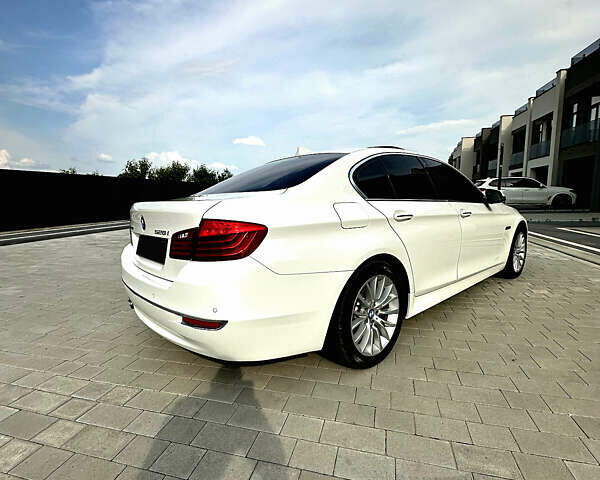 Білий БМВ 5 Серія, об'ємом двигуна 2 л та пробігом 150 тис. км за 15999 $, фото 10 на Automoto.ua