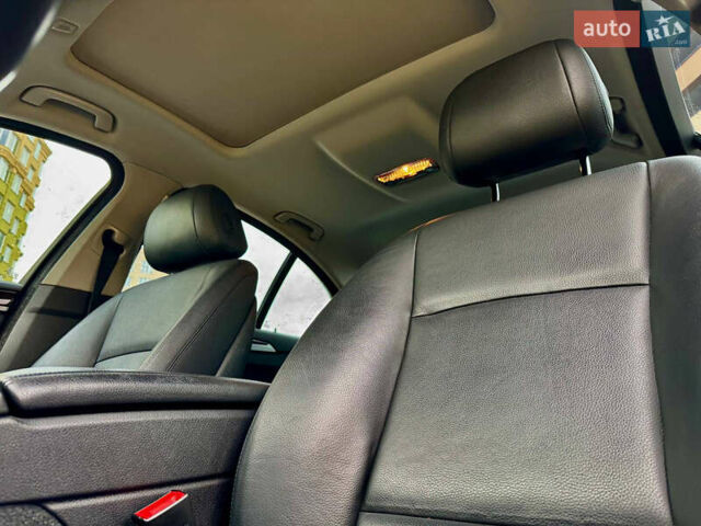 Белый БМВ 5 Серия, объемом двигателя 2.98 л и пробегом 196 тыс. км за 13000 $, фото 16 на Automoto.ua