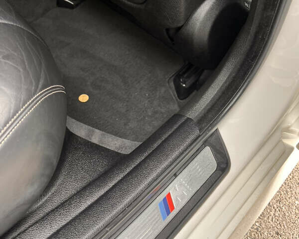 Белый БМВ 5 Серия, объемом двигателя 2.99 л и пробегом 202 тыс. км за 24000 $, фото 8 на Automoto.ua