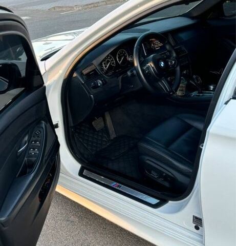 Белый БМВ 5 Серия, объемом двигателя 3 л и пробегом 150 тыс. км за 17000 $, фото 4 на Automoto.ua