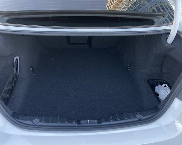 Білий БМВ 5 Серія, об'ємом двигуна 2 л та пробігом 125 тис. км за 18000 $, фото 10 на Automoto.ua