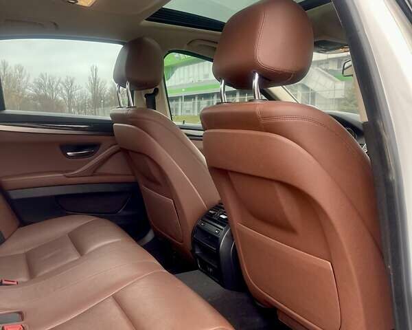 Білий БМВ 5 Серія, об'ємом двигуна 2 л та пробігом 149 тис. км за 16950 $, фото 12 на Automoto.ua