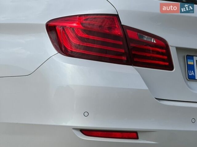Белый БМВ 5 Серия, объемом двигателя 2 л и пробегом 155 тыс. км за 15000 $, фото 11 на Automoto.ua