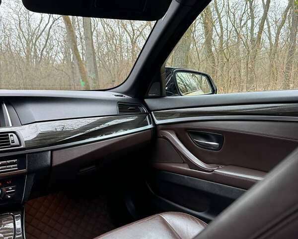 Белый БМВ 5 Серия, объемом двигателя 3 л и пробегом 144 тыс. км за 19000 $, фото 19 на Automoto.ua