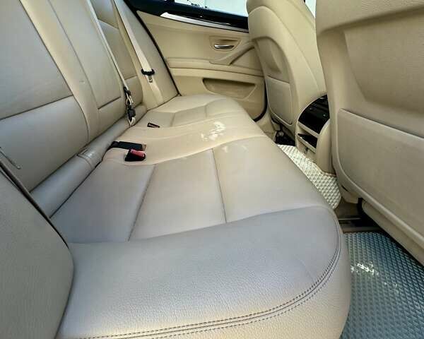 Білий БМВ 5 Серія, об'ємом двигуна 2 л та пробігом 208 тис. км за 14550 $, фото 28 на Automoto.ua