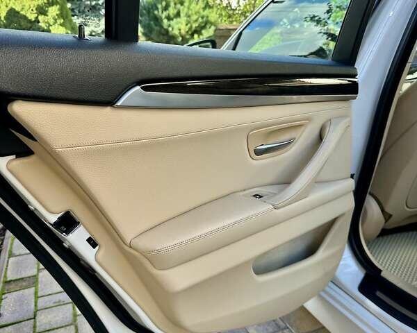 Білий БМВ 5 Серія, об'ємом двигуна 2 л та пробігом 208 тис. км за 14550 $, фото 34 на Automoto.ua