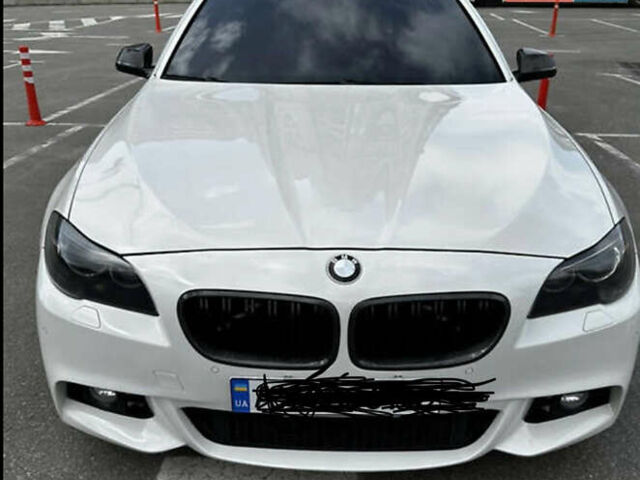 БМВ 5 Серия 2015 в Киеве на Automoto.ua Белый БМВ 5 Серия, объемом двигателя 2.98 л и пробегом 147 тыс. км за 17000 $, фото 1 на Automoto.ua