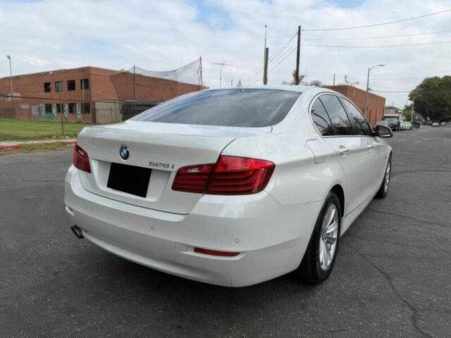 Белый БМВ 5 Серия, объемом двигателя 2 л и пробегом 99 тыс. км за 9000 $, фото 6 на Automoto.ua