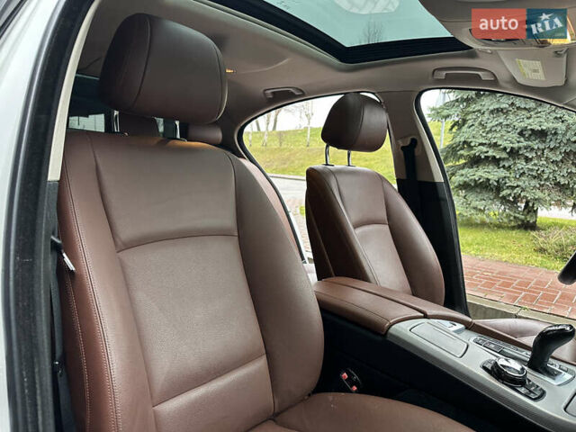 Белый БМВ 5 Серия, объемом двигателя 3 л и пробегом 156 тыс. км за 20499 $, фото 63 на Automoto.ua