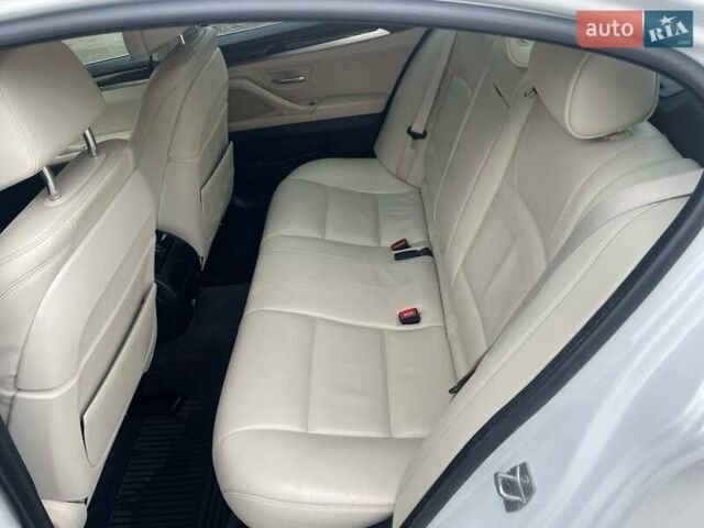 БМВ 5 Серия 2016 в Львове на Automoto.ua Белый БМВ 5 Серия, объемом двигателя 2.98 л и пробегом 167 тыс. км за 18300 $, фото 12 на Automoto.ua