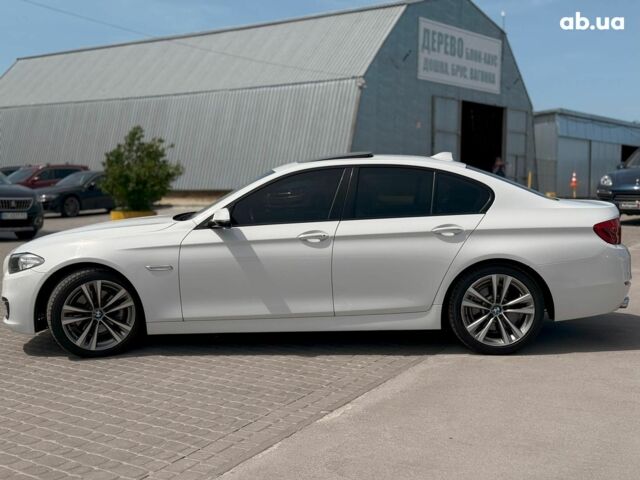 БМВ 5 Серия 2016 в Львове на Automoto.ua Белый БМВ 5 Серия, объемом двигателя 2 л и пробегом 222 тыс. км за 15490 $, фото 9 на Automoto.ua
