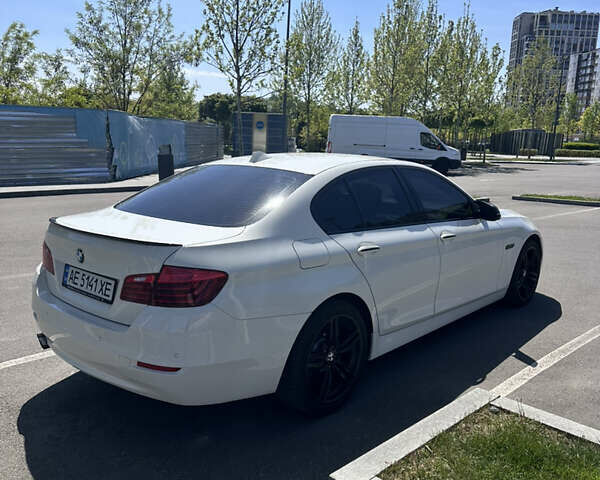 Білий БМВ 5 Серія, об'ємом двигуна 2 л та пробігом 192 тис. км за 18000 $, фото 2 на Automoto.ua