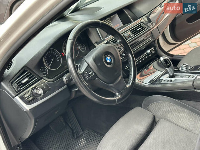 БМВ 5 Серия 2016 в Ивано-Франковске на Automoto.ua Белый БМВ 5 Серия, объемом двигателя 2 л и пробегом 230 тыс. км за 15450 $, фото 133 на Automoto.ua