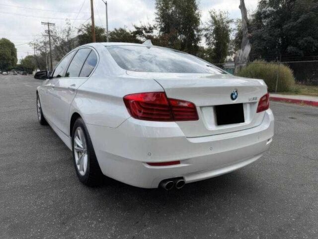 Белый БМВ 5 Серия, объемом двигателя 2 л и пробегом 99 тыс. км за 9000 $, фото 4 на Automoto.ua