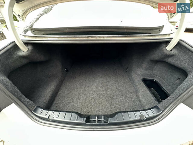 БМВ 5 Серия 2016 в Ивано-Франковске на Automoto.ua Белый БМВ 5 Серия, объемом двигателя 2 л и пробегом 230 тыс. км за 15450 $, фото 191 на Automoto.ua