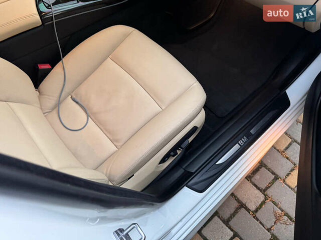 Білий БМВ 5 Серія, об'ємом двигуна 3 л та пробігом 155 тис. км за 17700 $, фото 32 на Automoto.ua