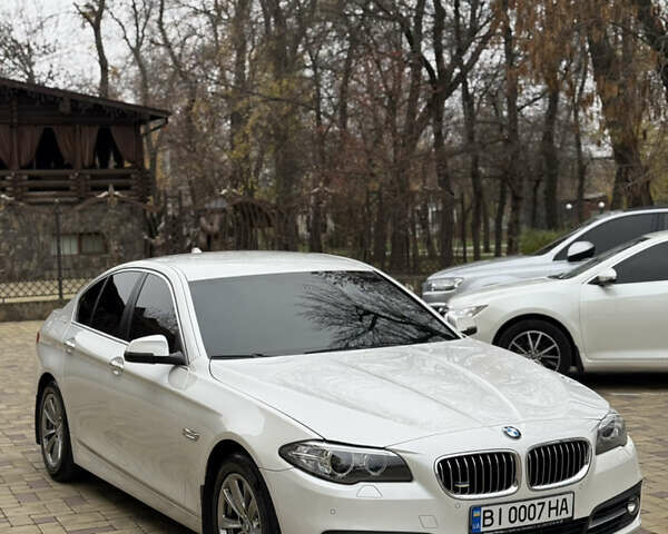 Белый БМВ 5 Серия, объемом двигателя 2 л и пробегом 110 тыс. км за 21000 $, фото 1 на Automoto.ua