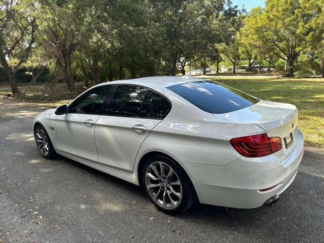 Білий БМВ 5 Серія, об'ємом двигуна 2 л та пробігом 77 тис. км за 9999 $, фото 6 на Automoto.ua