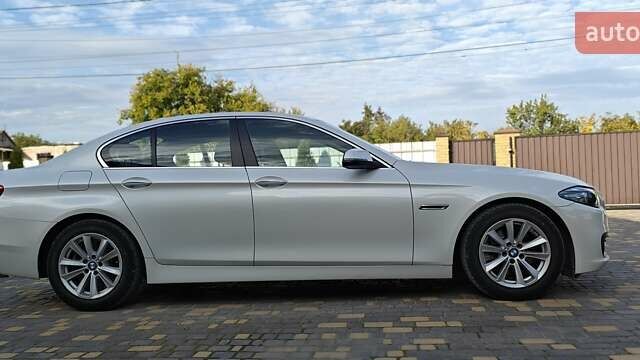 Білий БМВ 5 Серія, об'ємом двигуна 2 л та пробігом 24 тис. км за 23500 $, фото 21 на Automoto.ua
