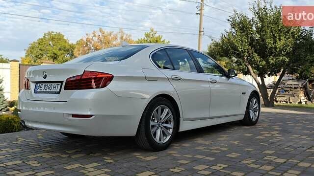 Білий БМВ 5 Серія, об'ємом двигуна 2 л та пробігом 24 тис. км за 23500 $, фото 22 на Automoto.ua