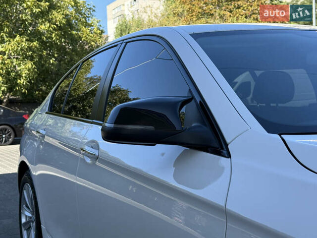 Белый БМВ 5 Серия, объемом двигателя 2 л и пробегом 148 тыс. км за 18800 $, фото 30 на Automoto.ua