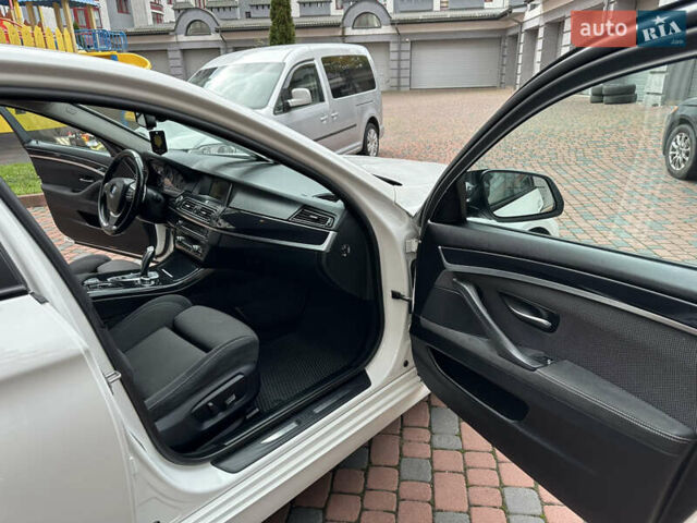 БМВ 5 Серия 2016 в Ивано-Франковске на Automoto.ua Белый БМВ 5 Серия, объемом двигателя 2 л и пробегом 230 тыс. км за 15450 $, фото 145 на Automoto.ua