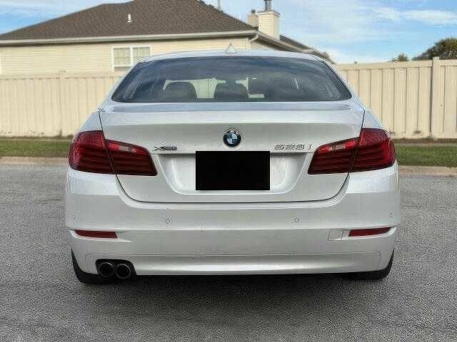 Белый БМВ 5 Серия, объемом двигателя 2 л и пробегом 99 тыс. км за 9000 $, фото 5 на Automoto.ua