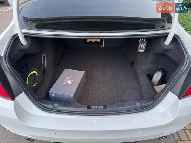 Білий БМВ 5 Серія, об'ємом двигуна 3 л та пробігом 155 тис. км за 17700 $, фото 28 на Automoto.ua