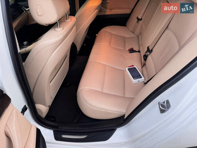 Білий БМВ 5 Серія, об'ємом двигуна 3 л та пробігом 155 тис. км за 17700 $, фото 20 на Automoto.ua