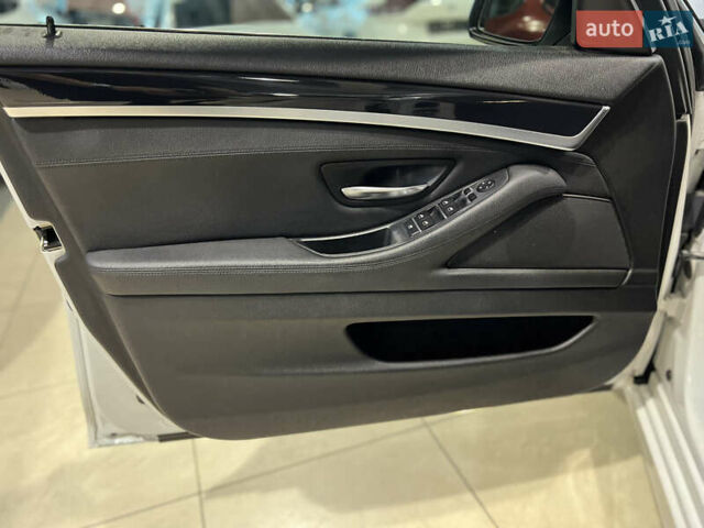 Белый БМВ 5 Серия, объемом двигателя 2 л и пробегом 175 тыс. км за 16099 $, фото 14 на Automoto.ua