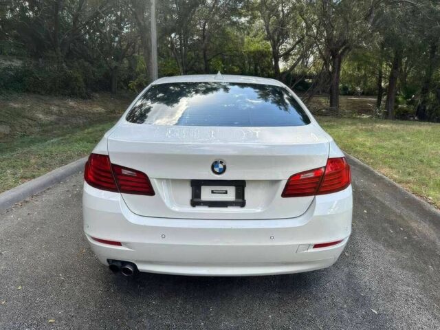 Білий БМВ 5 Серія, об'ємом двигуна 2 л та пробігом 77 тис. км за 9999 $, фото 5 на Automoto.ua