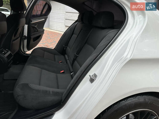 БМВ 5 Серия 2016 в Ивано-Франковске на Automoto.ua Белый БМВ 5 Серия, объемом двигателя 2 л и пробегом 230 тыс. км за 15450 $, фото 164 на Automoto.ua