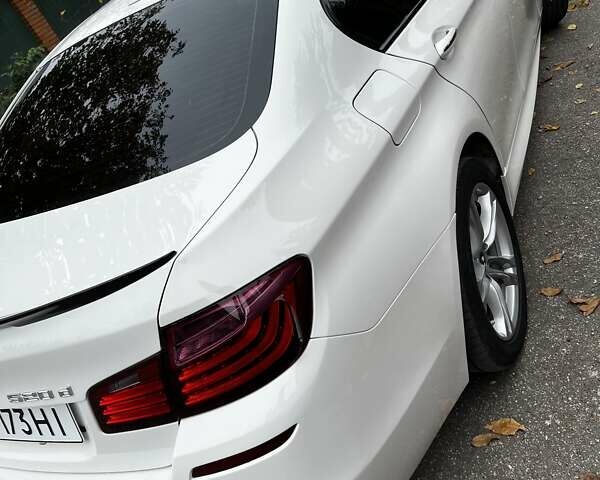 Білий БМВ 5 Серія, об'ємом двигуна 2 л та пробігом 84 тис. км за 25500 $, фото 25 на Automoto.ua