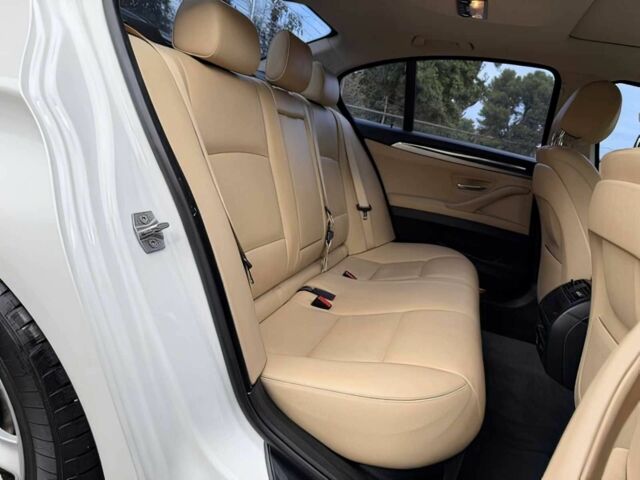 Белый БМВ 5 Серия, объемом двигателя 2 л и пробегом 72 тыс. км за 9000 $, фото 13 на Automoto.ua